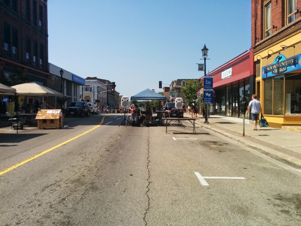 Upholstery 23 Richardson Dr, Gananoque, ON K7G 2V4, Canada