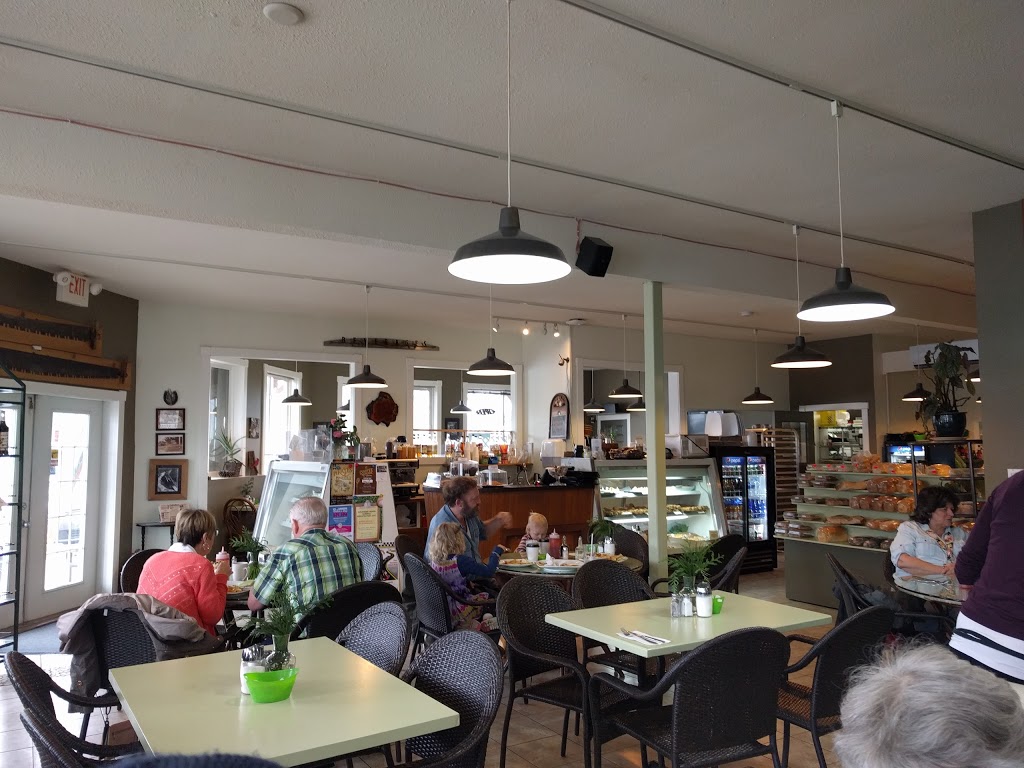 Trees Restaurant & Bakery | 1385 Alberni Hwy, Parksville, BC V9P 0B2, Canada | Phone: (250) 586-2226