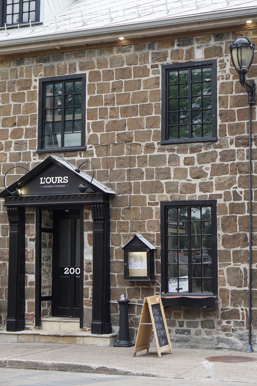 LOurs Caverne Culinaire | 200 Rue Sainte-Marie, La Prairie, QC J5R 1G2, Canada | Phone: (450) 695-3113