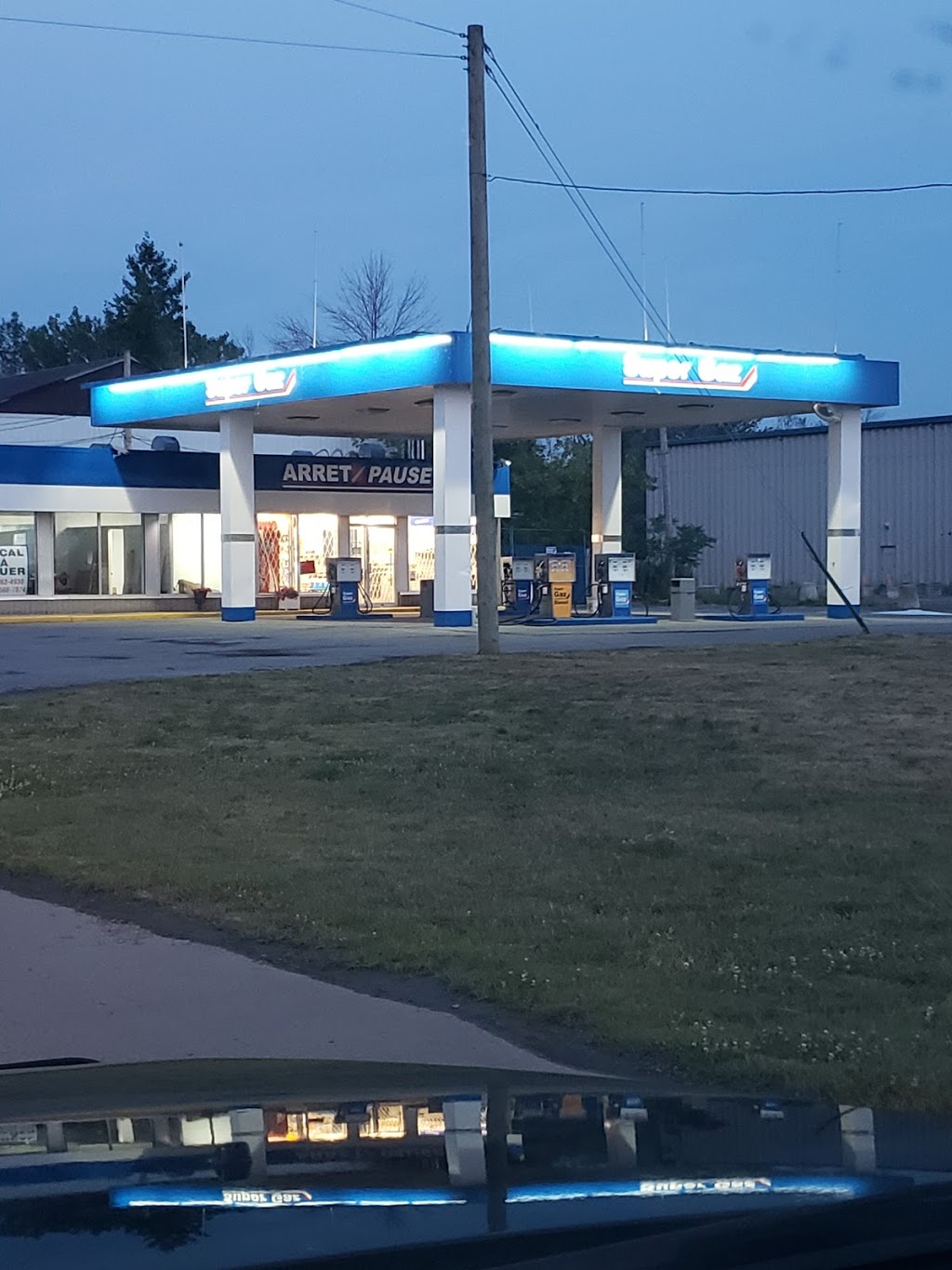 Super Gaz Station | 25 QC-132, Delson, QC J5B 1G9, Canada | Phone: (450) 635-9540