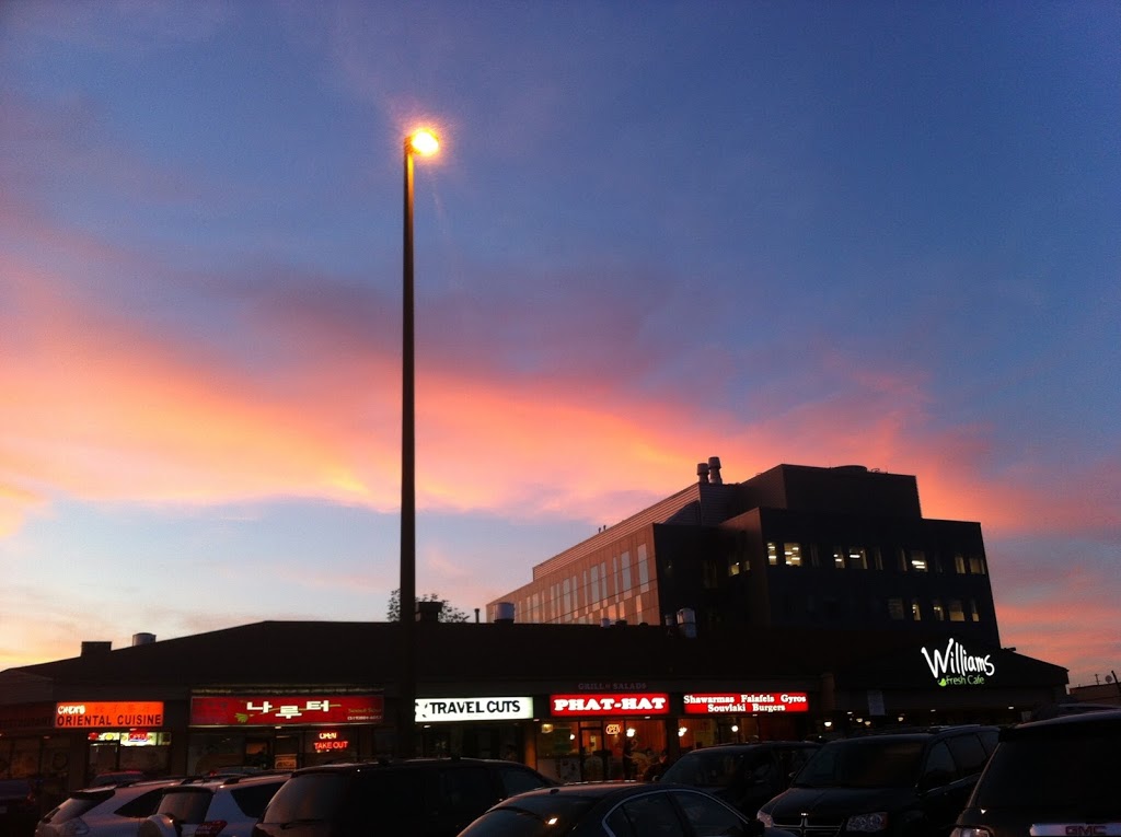 University Shops Plaza | 170 University Ave W, Waterloo, ON N2L 3E9, Canada | Phone: (519) 886-0800