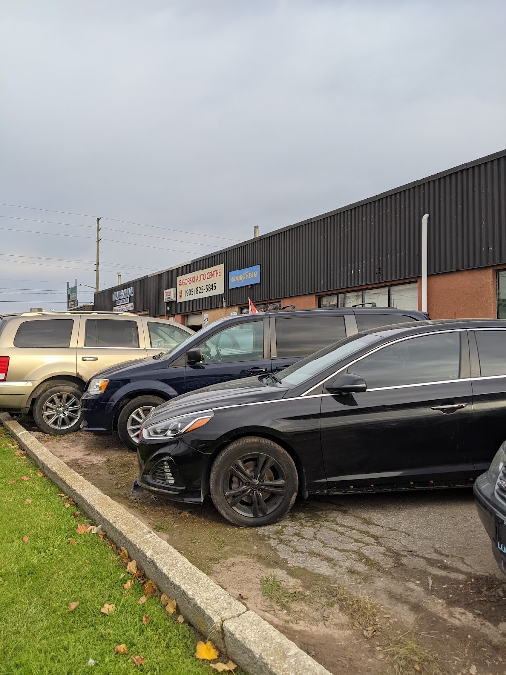 Lucky 13 | Wallace Rd, Oakville, ON L6L 2X6, Canada | Phone: (905) 827-2886