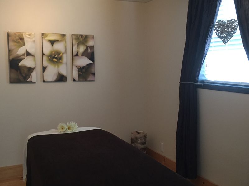 Massothérapie & Yoga Stéphanie Poirier | 46 Chemin des Prés, Saint-Hippolyte, QC J8A 0A2, Canada | Phone: (514) 743-5110