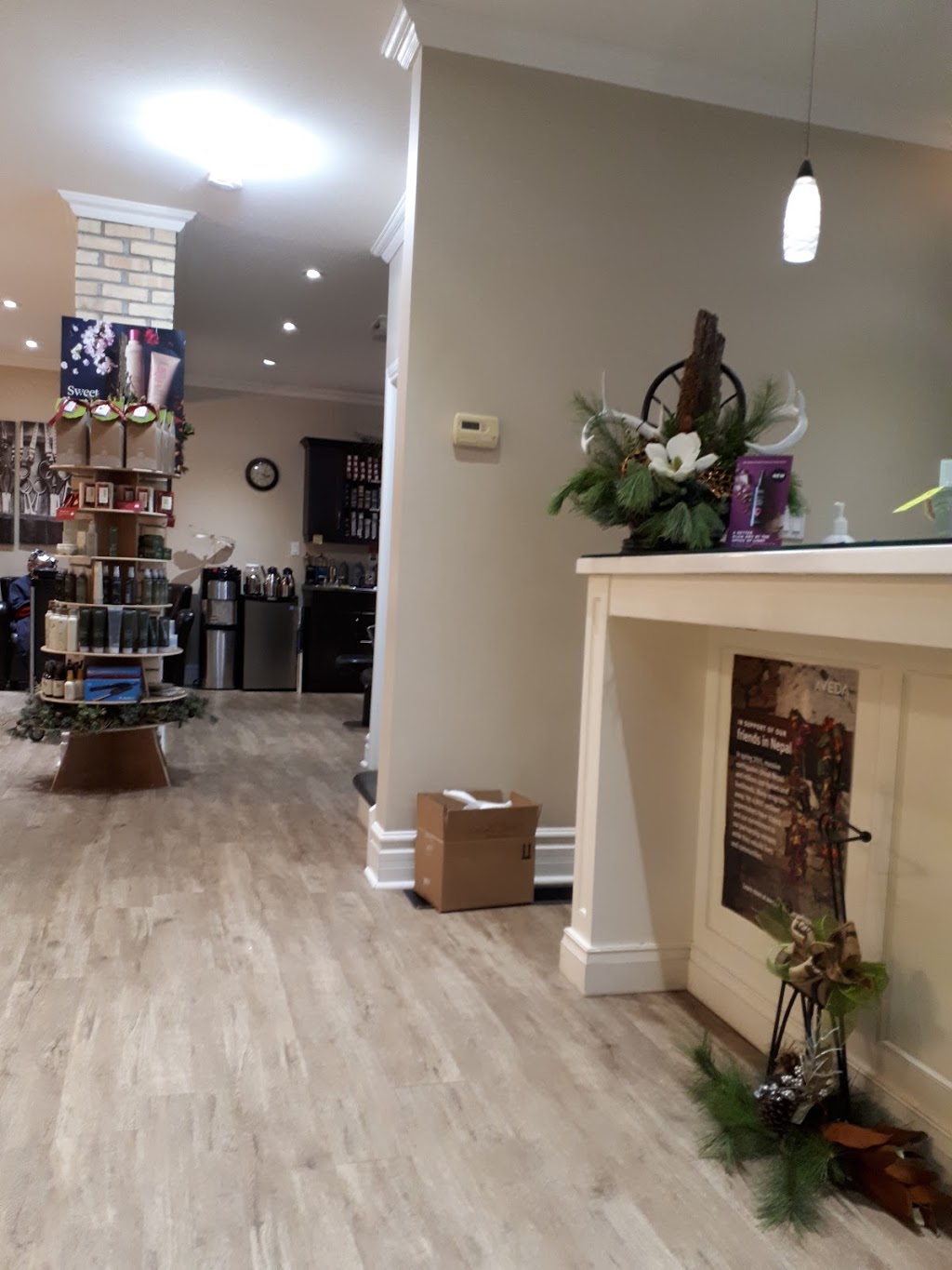 Dragonfly Salon & Spa | 114 Centre St, St Thomas, ON N5R 2Z9, Canada | Phone: (519) 207-3355