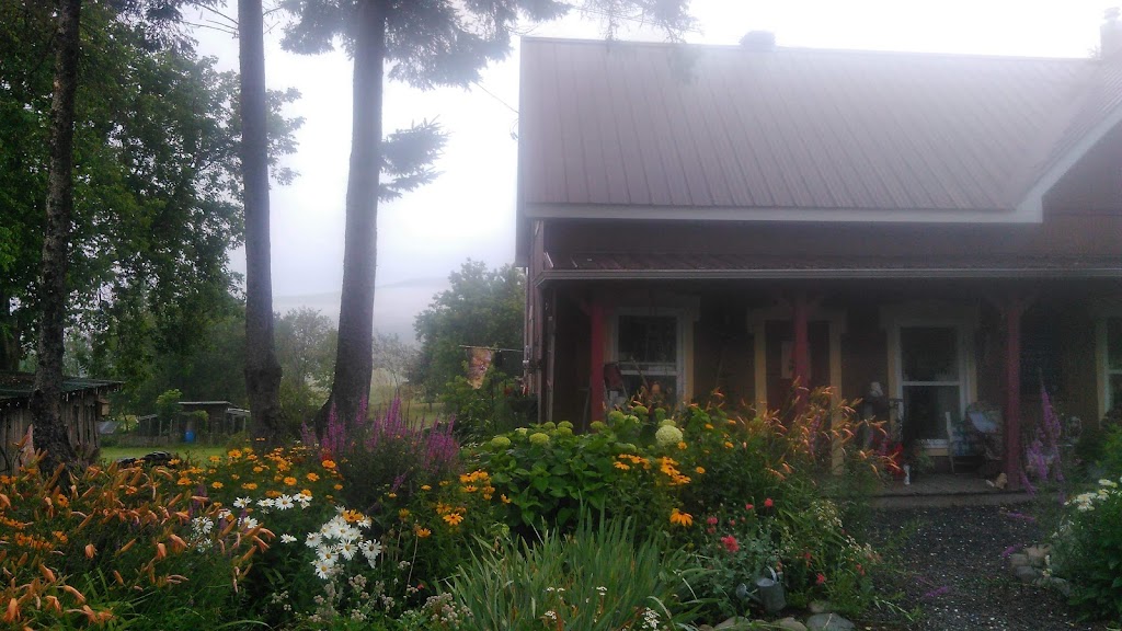 Saint-Venant-de-Paquette | 5 Chem. du Village, East Hereford, QC J0B 1S0, Canada | Phone: (819) 658-3660