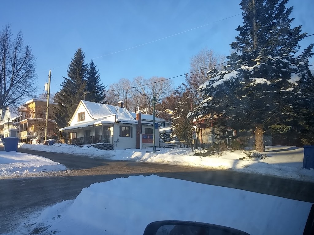Canada Post | 16 Rue des Lilas, Sainte-Marguerite-du-Lac-Masson, QC J0T 1L0, Canada