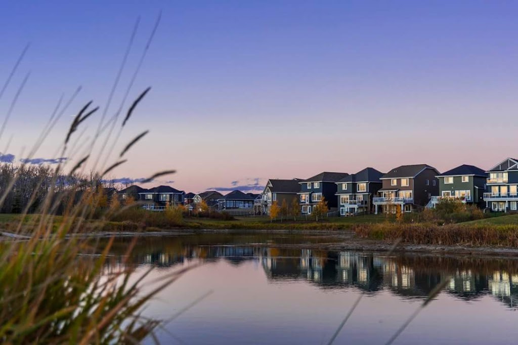 Finesse Homes Starling at Big Lake Show Home | 1707 tanager close, Starling Dr NW, Edmonton, AB T5S 0M5, Canada | Phone: (780) 238-2885