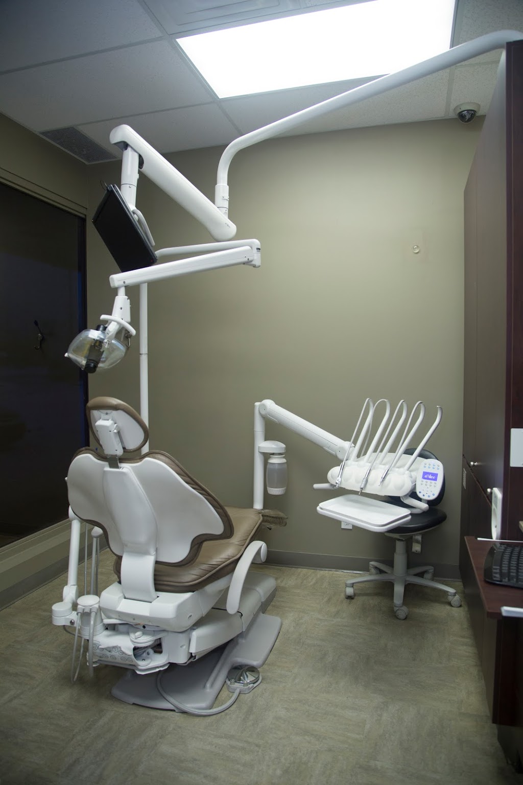 Eastport Dental Centre | dentist | 200 52 St NE #4, Calgary, AB T2A 4K8, Canada | 4032727488 OR +1 403-272-7488