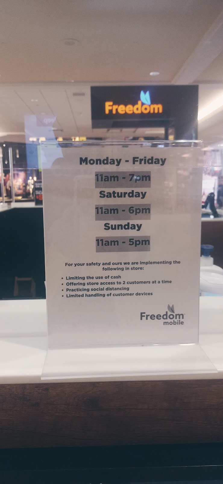 Freedom Mobile | 509 Bayfield St Unit Z019, Barrie, ON L4M 5A2, Canada | Phone: (705) 719-3912