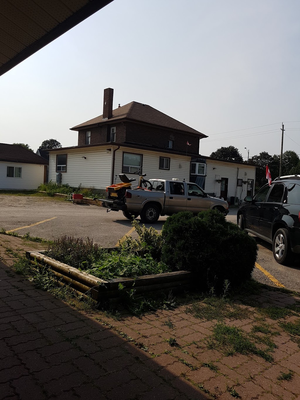 Pine Ridge Motel | 1607 Durham Regional Hwy 2, Courtice, ON L1E 2R7, Canada | Phone: (905) 436-2080