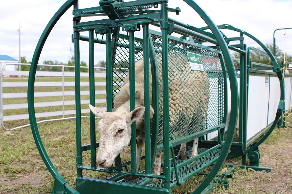 Lakeland Farm and Ranch Direct | 1 Limestone Dr, Stonewall, MB R0C 2Z0, Canada | Phone: (204) 467-4470