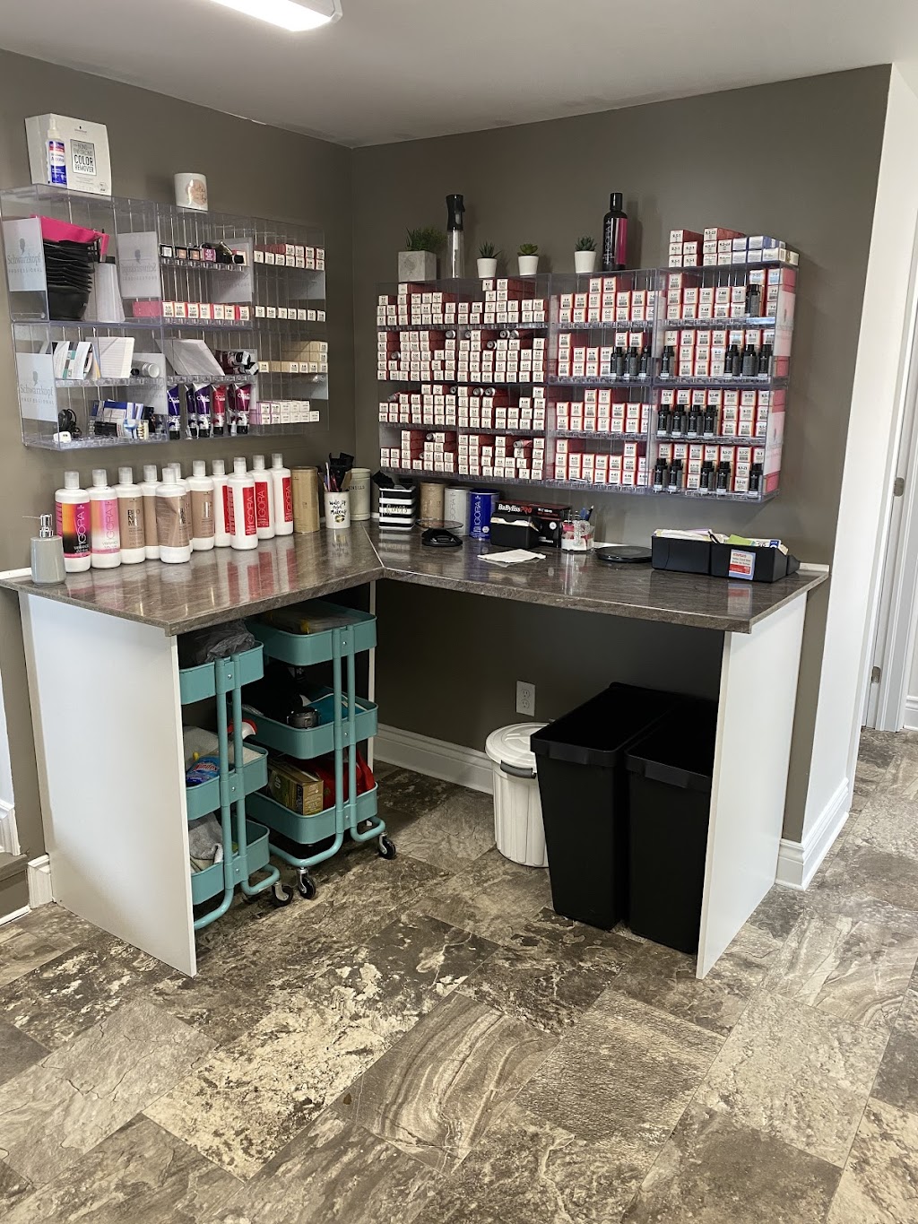 Valley Hair Artistry | 1314 Pembroke St W, Pembroke, ON K8A 7A2, Canada | Phone: (613) 732-1818