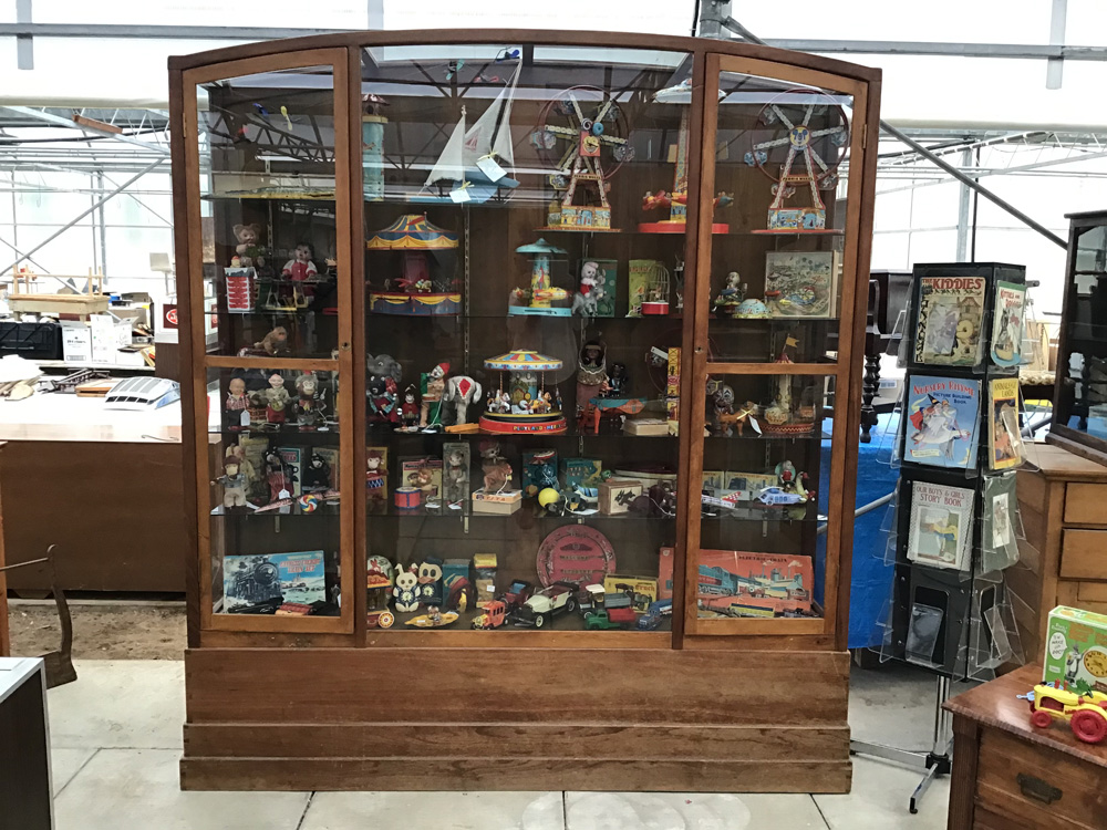 Past Glories of Toad Hollow | 78 John St, Orangeville, ON L9W 2P8, Canada | Phone: (519) 216-0138