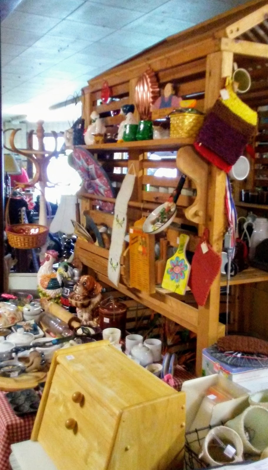 Craigy Muir Curiousities | 10 Water St, Spencerville, ON K0E 1X0, Canada | Phone: (613) 658-5245
