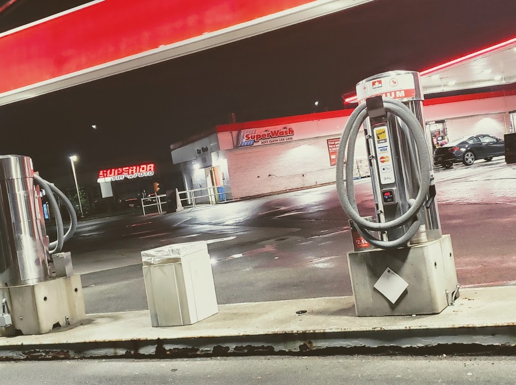 Petro-Canada | 3011 Wolfedale Rd, Mississauga, ON L5C 1V8, Canada | Phone: (905) 270-1797