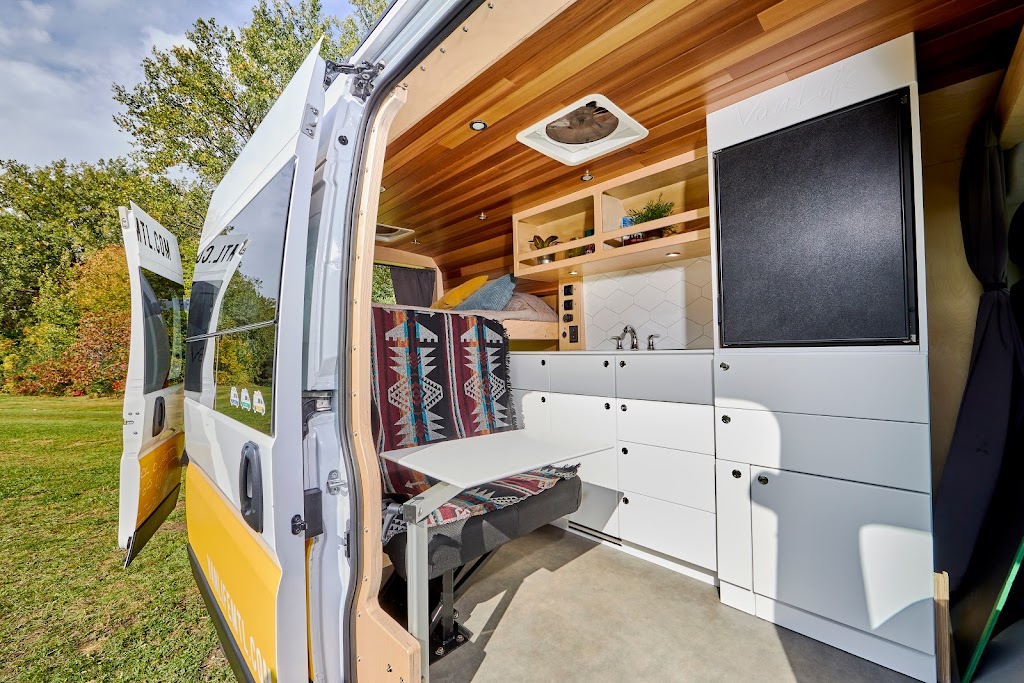 VanLife Mtl | 2716 Rue Lapierre, LaSalle, QC H8N 2W9, Canada | Phone: (514) 903-1995