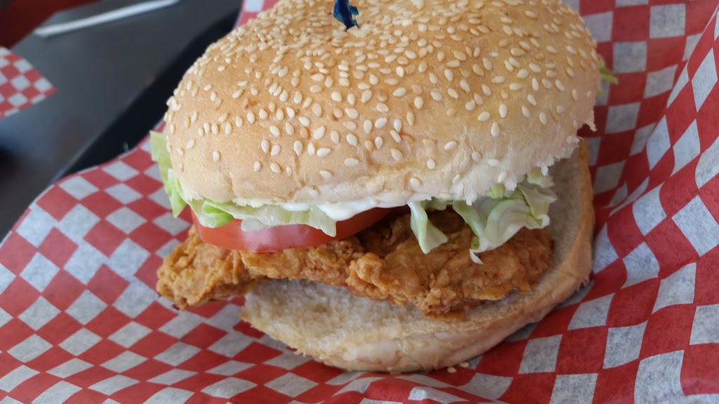 Crispys Resto Grill | 1433 Woodroffe Ave, Nepean, ON K2G 2V5, Canada | Phone: (613) 695-7575