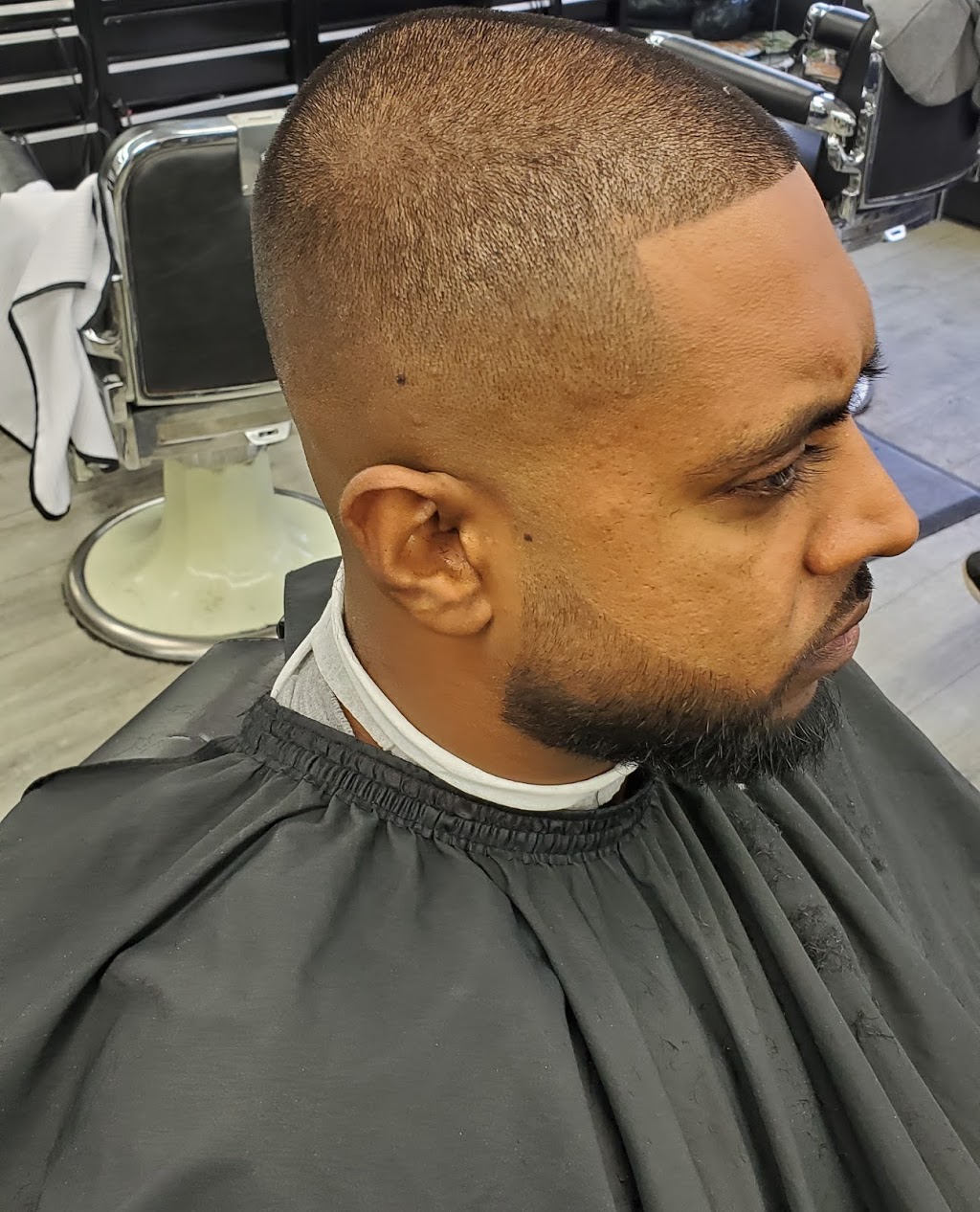Finesse Cut Barber Shop | 918 Pape Ave, Toronto, ON M4K 3V2, Canada | Phone: (416) 786-9606