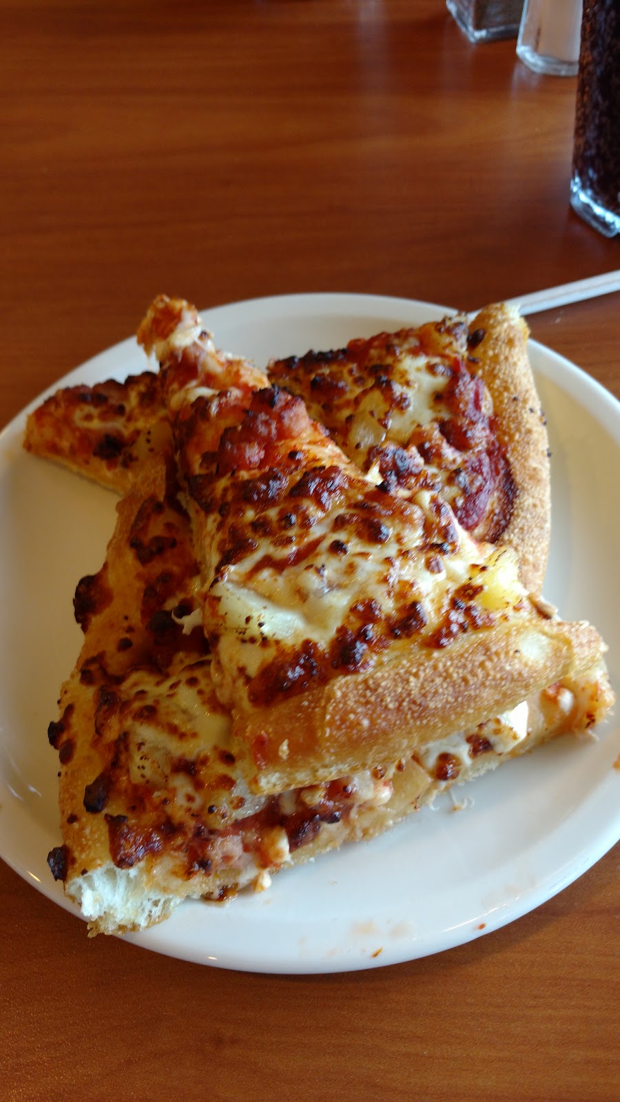 Pizza Hut | 1 Commerce Rd, Lindsay, ON K9V 5Y3, Canada | Phone: (705) 324-7591