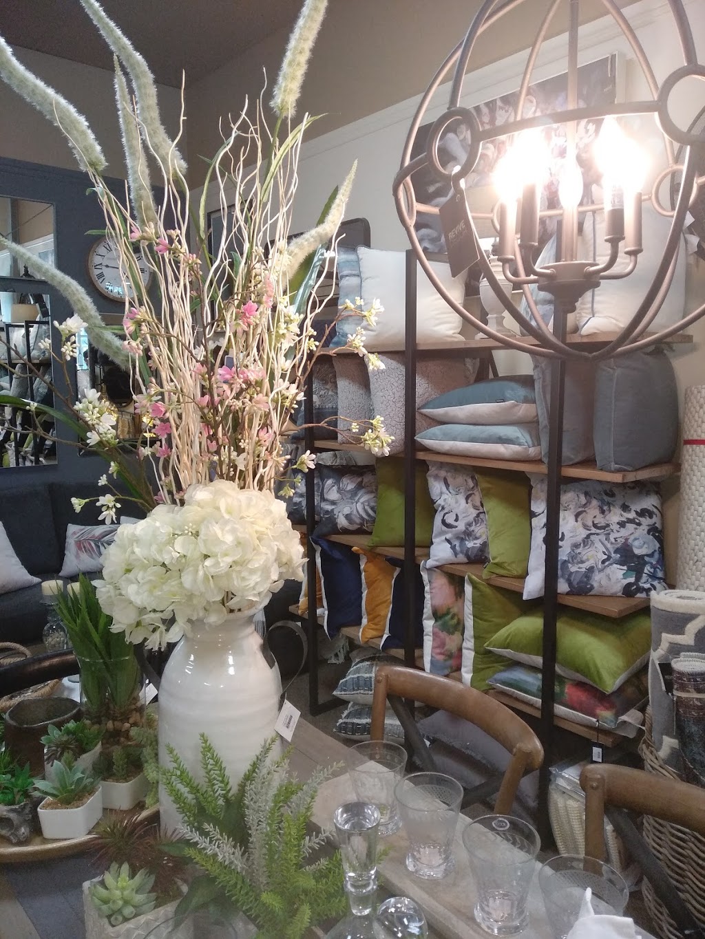 Revive Décor | 455 Boulevard Taschereau Suite 200, La Prairie, QC J5R 1V2, Canada | Phone: (450) 907-1712