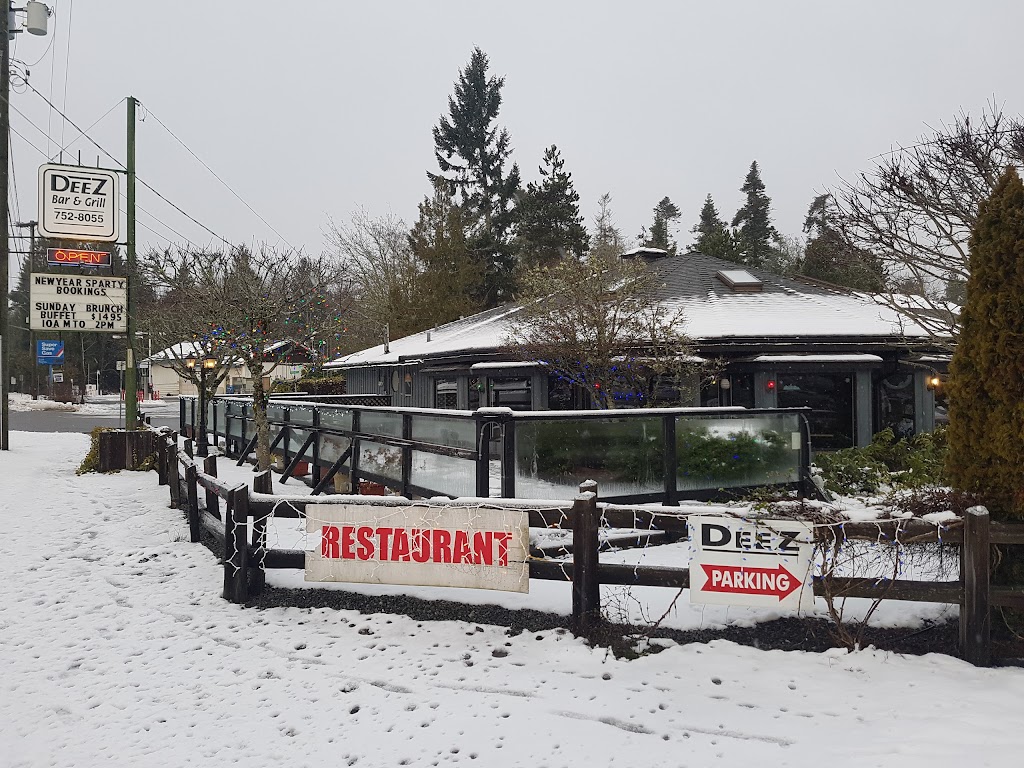 Deez Bar & Grill | 3353 Island Hwy W, Qualicum Beach, BC V9K 2B4, Canada | Phone: (250) 752-8055