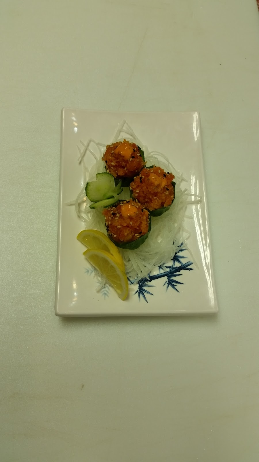Oceans Treasures Fish Market | 565 Danforth Ave, Toronto, ON M4K 1P9, Canada | Phone: (416) 461-2998