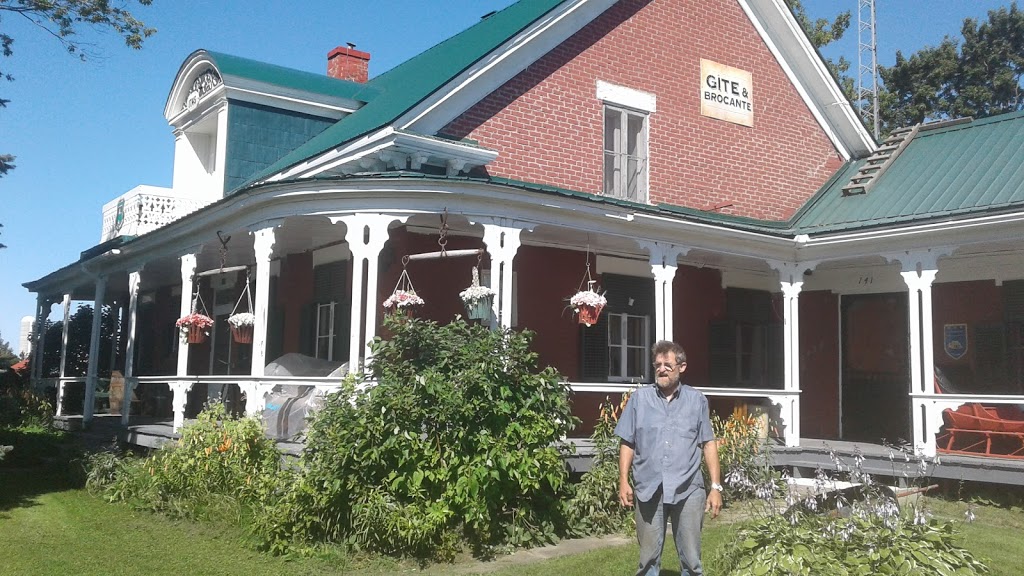 La Maison Ferron | 141 Chemin des Petites-Terres, Yamachiche, QC G0X 3L0, Canada | Phone: (819) 448-1776