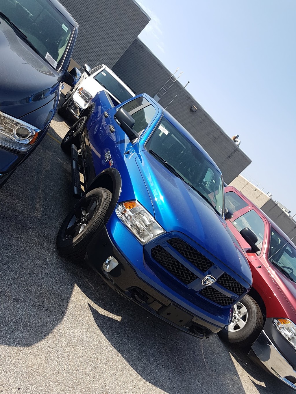 South West Chrysler Dodge Jeep | 658 Wharncliffe Rd S #2, London, ON N6J 2N4, Canada | Phone: (519) 649-2121