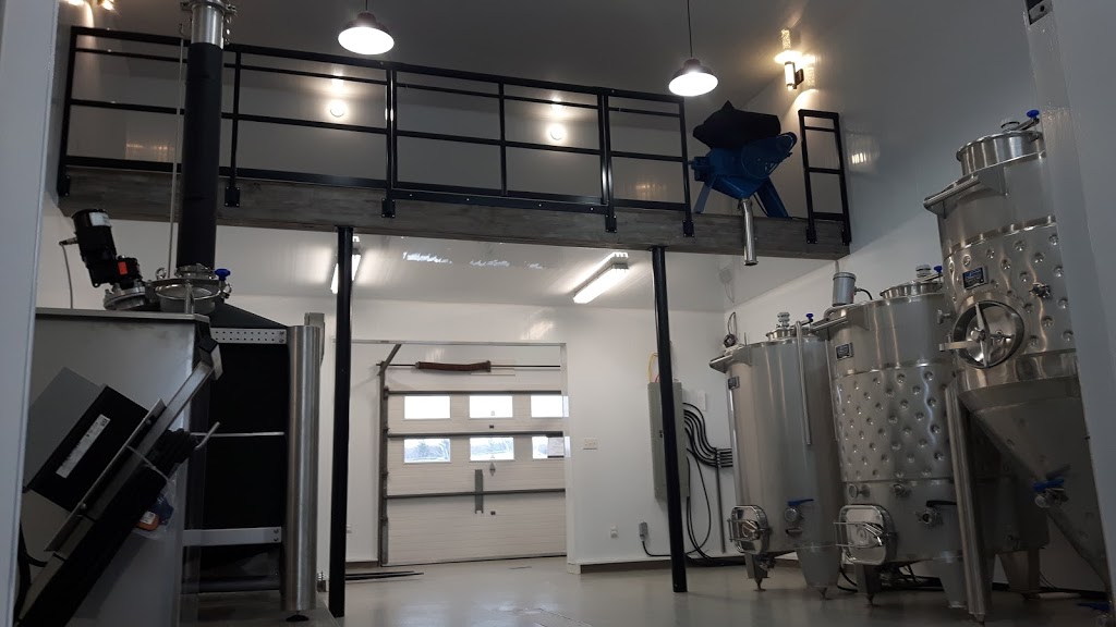 Distillerie Shefford | 1125 Chemin Denison E, Shefford, QC J2M 1Y6, Canada | Phone: (450) 558-5264