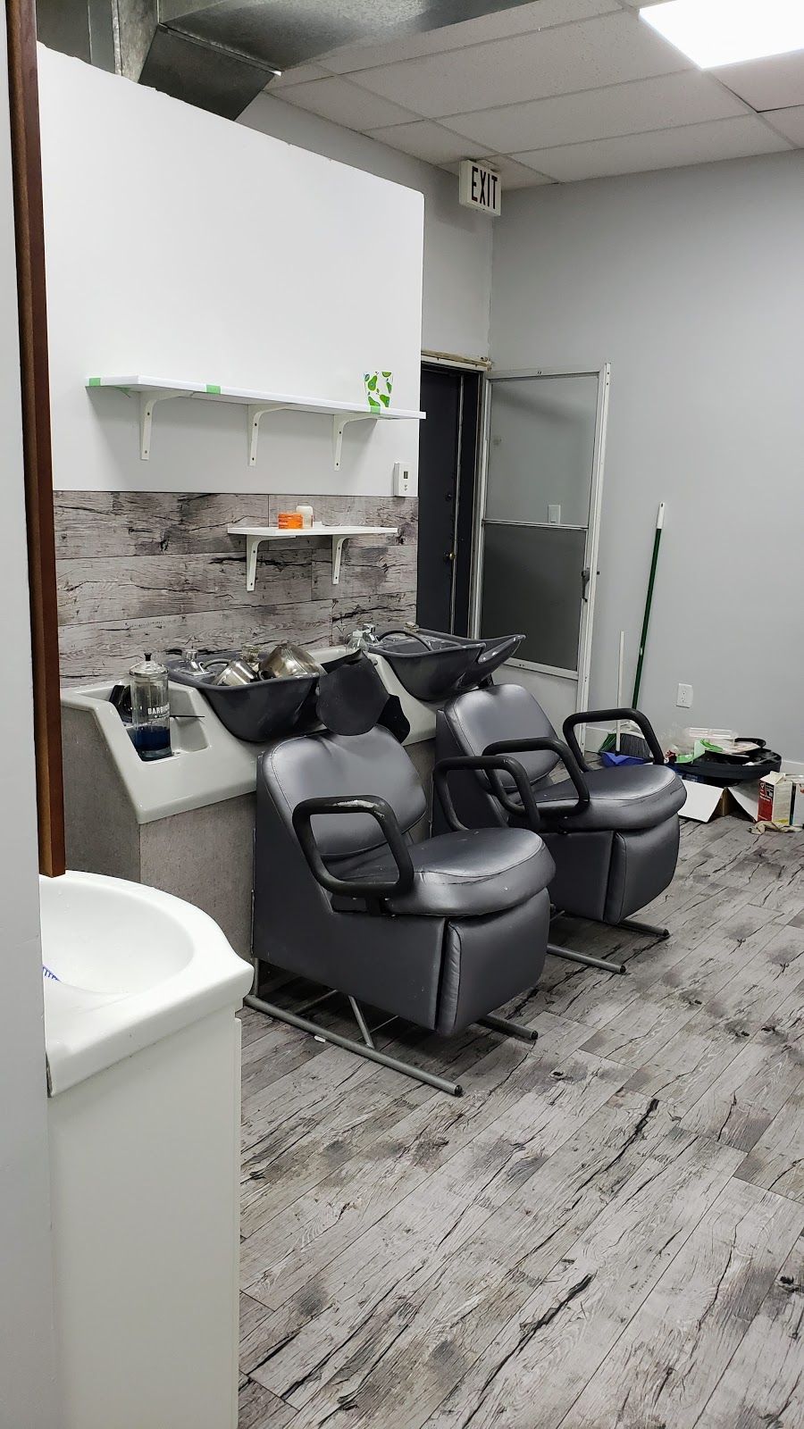 In Hands Hair & Beauty Studio | 5775 176 St, Surrey, BC V3S 4E1, Canada | Phone: (604) 576-4421