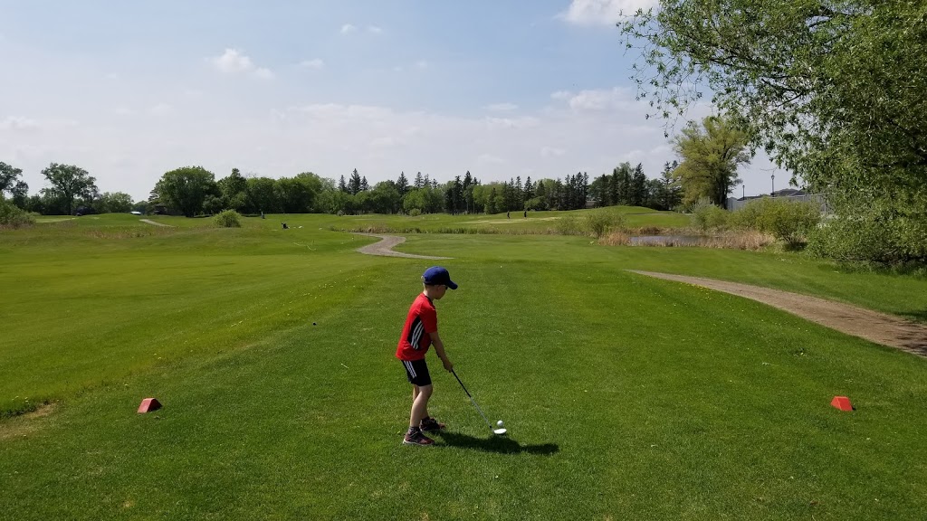 Shooters Family Golf Centre and Restaurant | 2731 Main St, Winnipeg, MB R2V 4T2, Canada | Phone: (204) 339-2326