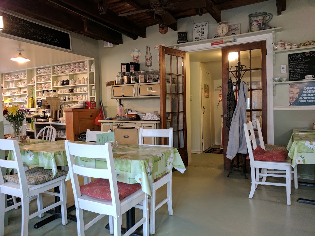 The Saylor House Cafe and B&B | 274 Bloomfield Main St, Bloomfield, ON K0K 1G0, Canada | Phone: (613) 393-5858