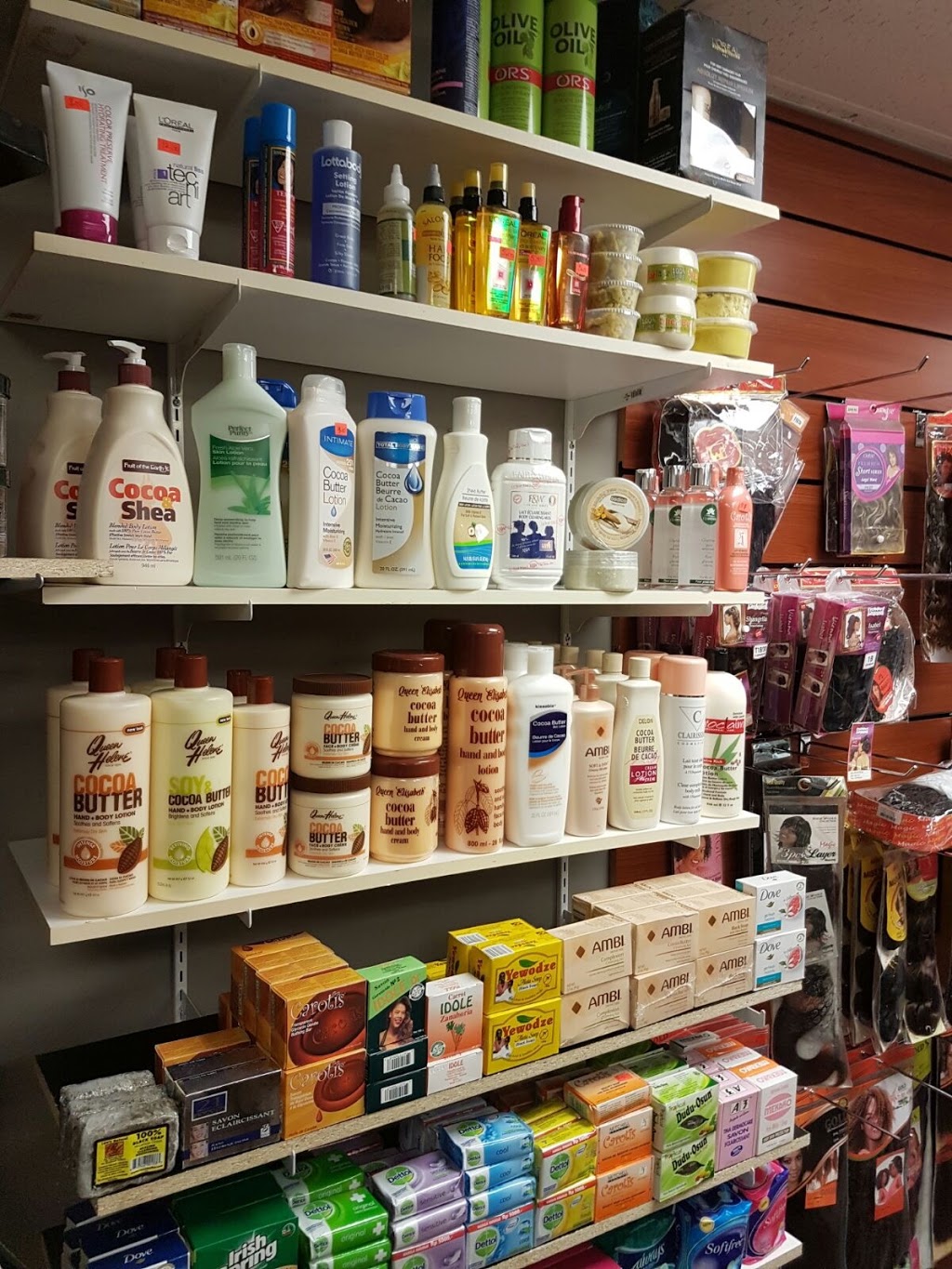 Sudbury tropical market | 1258 Kingsway, Sudbury, ON P3B 2E8, Canada | Phone: (705) 805-2384