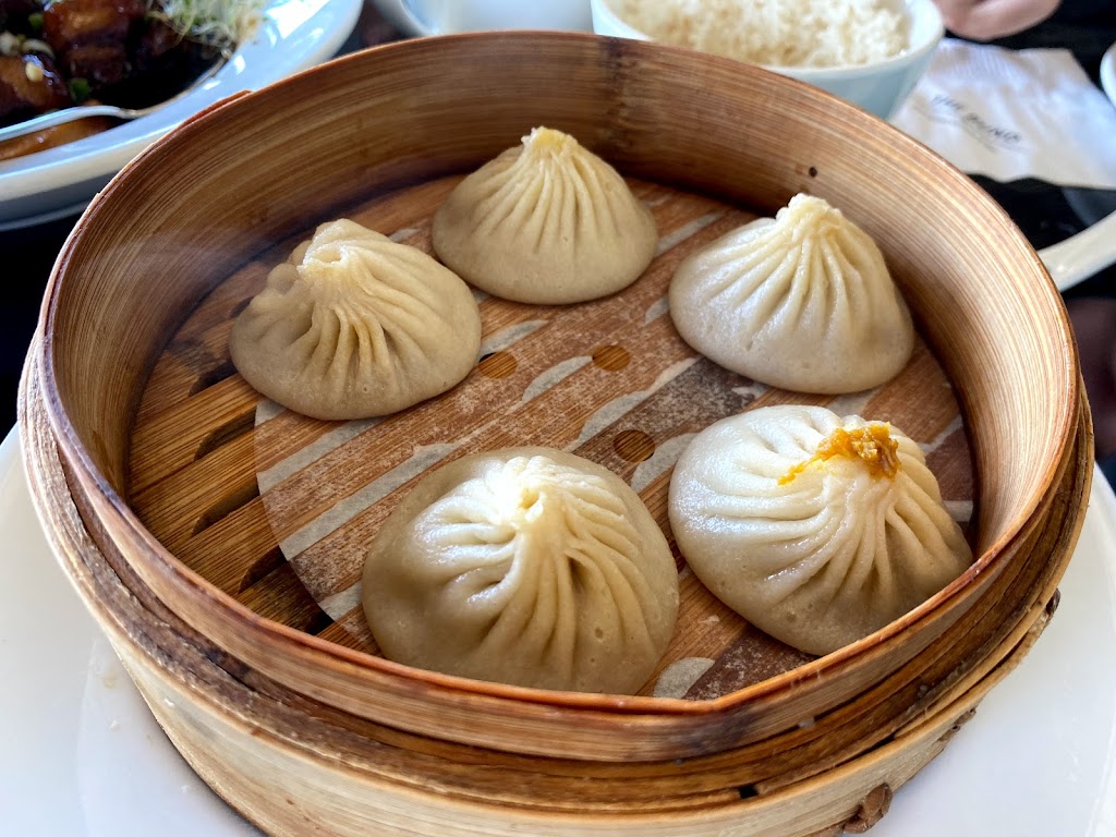 The Bund Shanghai Cuisine & Bar | 15057 Marine Dr, White Rock, BC V4B 1C3, Canada | Phone: (604) 385-6099