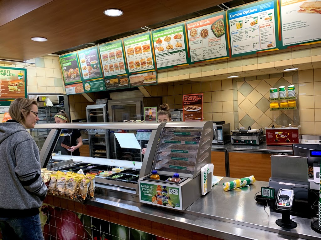 Subway | 323 Caradoc St S Unit C-2, Strathroy, ON N7G 2P4, Canada | Phone: (519) 205-2220