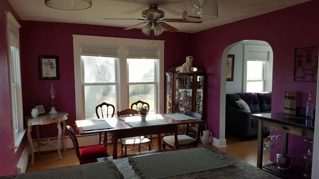 Wolf Ridge Guest House | 4981 Ridge Rd, Lockport, NY 14094, USA | Phone: (716) 479-1412
