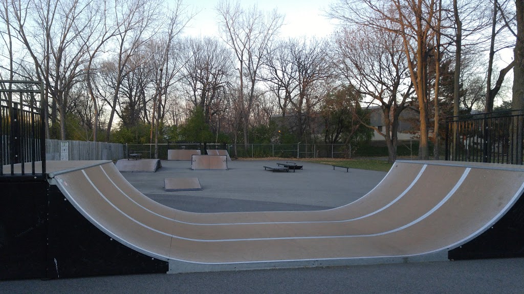Beaconsfield Skatepark | 1974 City Ln, Beaconsfield, QC H9W, Canada | Phone: (514) 428-4400