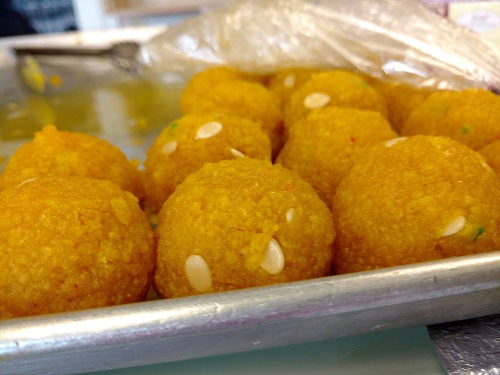 Pak Punjab Sweets & Samosa House | 12835 96 Ave, Surrey, BC V3V 6V9, Canada | Phone: (604) 585-8686