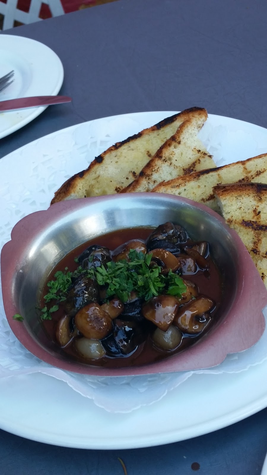 Jake & Humphreys Bistro | 196 Peel St, New Hamburg, ON N3A 1E7, Canada | Phone: (519) 662-1143