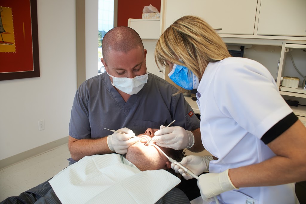 Dental Center Du Vieux Sherbrooke | dentist | 209 Rue Belvédère N #100, Sherbrooke, QC J1H 4A7, Canada | 8195654132 OR +1 819-565-4132