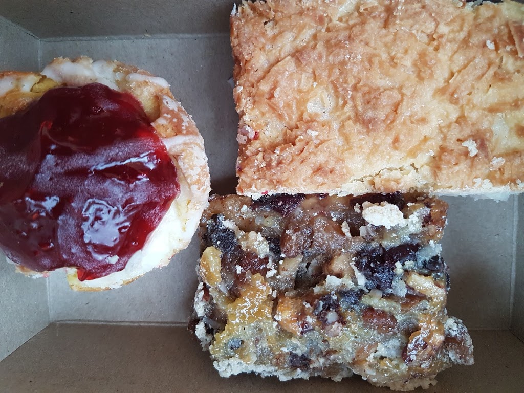 Courtland Bakery Ltd | 217 Main Street of Courtland, Courtland, ON N0J 1E0, Canada | Phone: (519) 688-2023