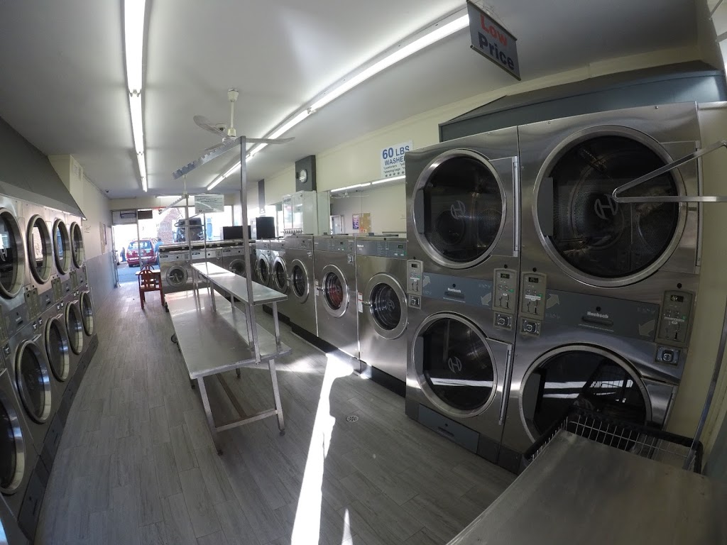 24 Hour Coin Laundromat | 2471 Lake Shore Blvd W, Etobicoke, ON M8V 1C5, Canada | Phone: (416) 255-5901
