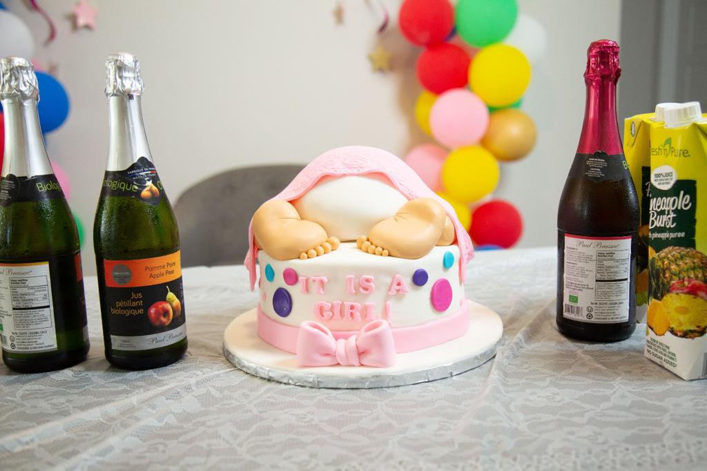 Efizzy Cakes | Carrington Cl NW, Calgary, AB T3P 1P7, Canada | Phone: (587) 438-4474