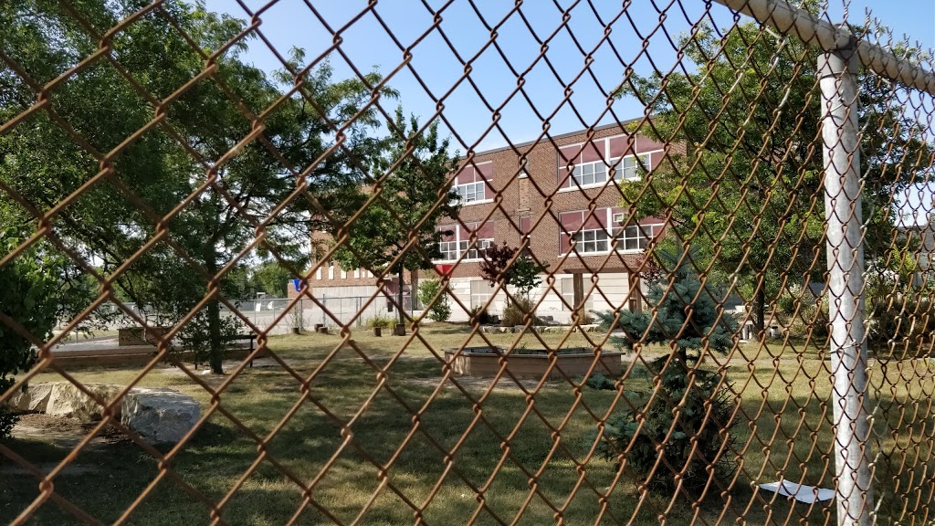 Blessed Sacrament Catholic Elementary School | 1063 Oxford St E, London, ON N5Y 3L4, Canada | Phone: (519) 675-4411