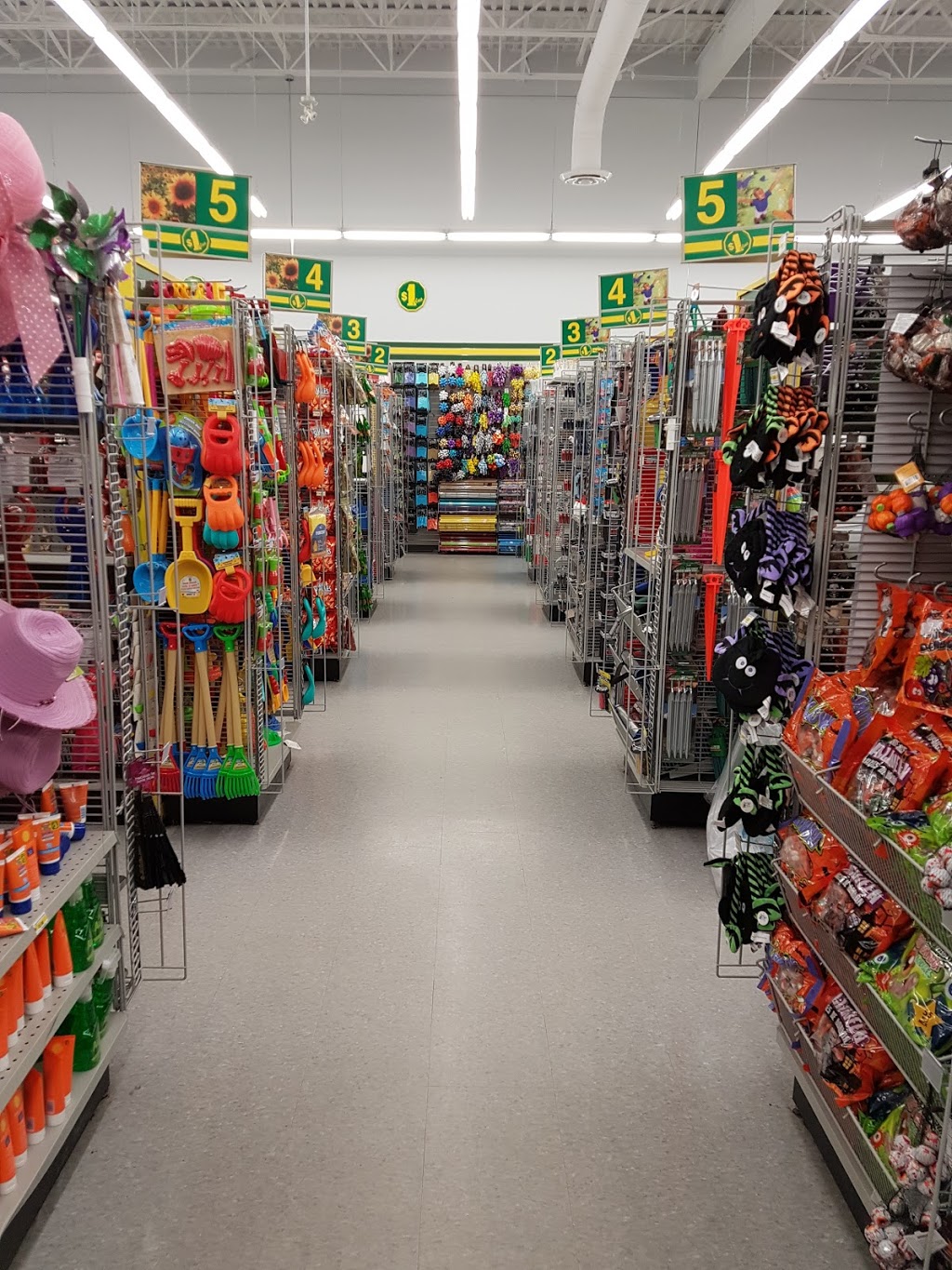 Dollarama | 1670 Heron Rd, Ottawa, ON K1V 0C2, Canada | Phone: (613) 521-7369