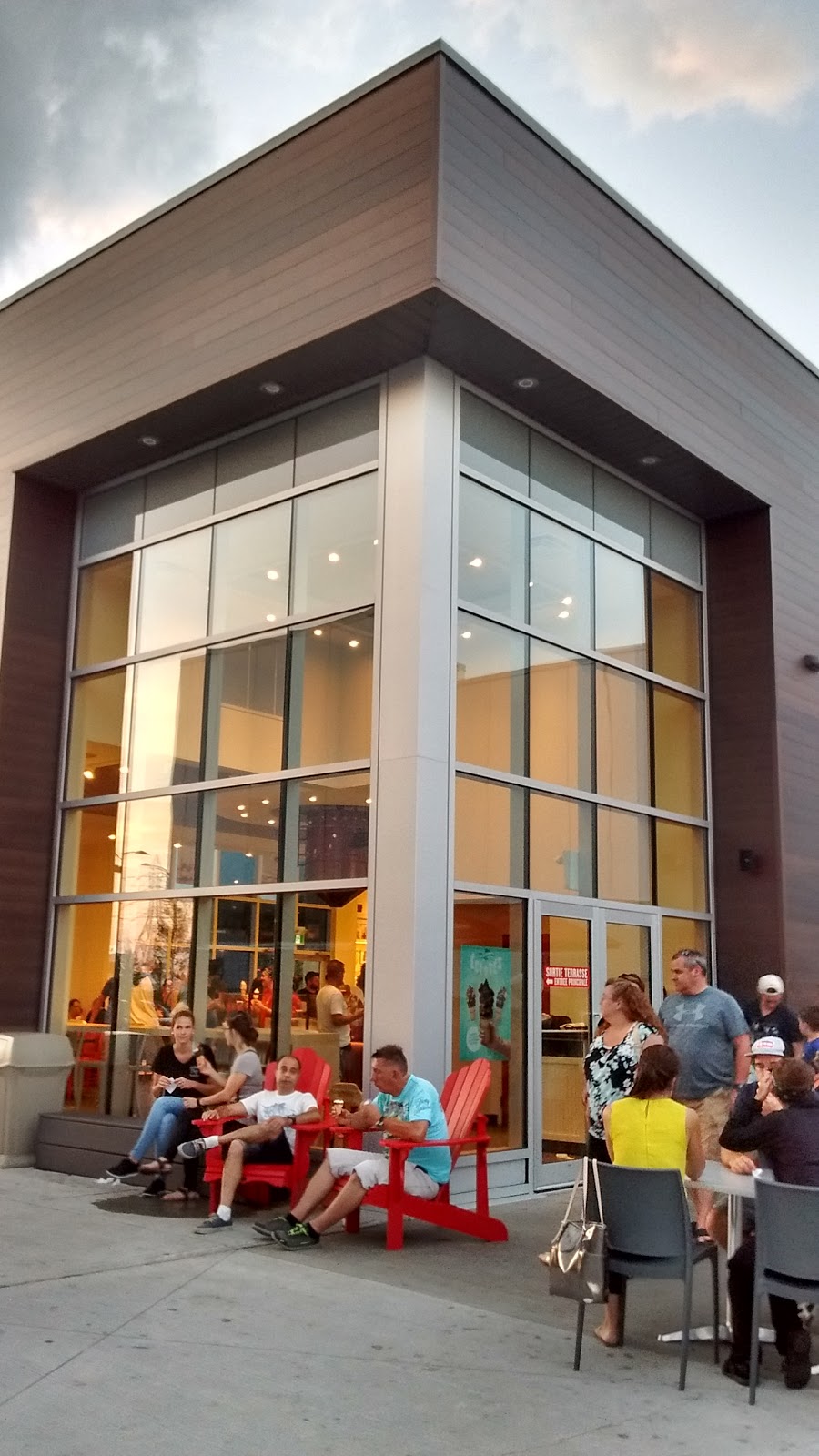 Chocolat Favoris | Boulevard Michèle-Bohec, Blainville, QC J7C, Canada | Phone: (450) 987-1363
