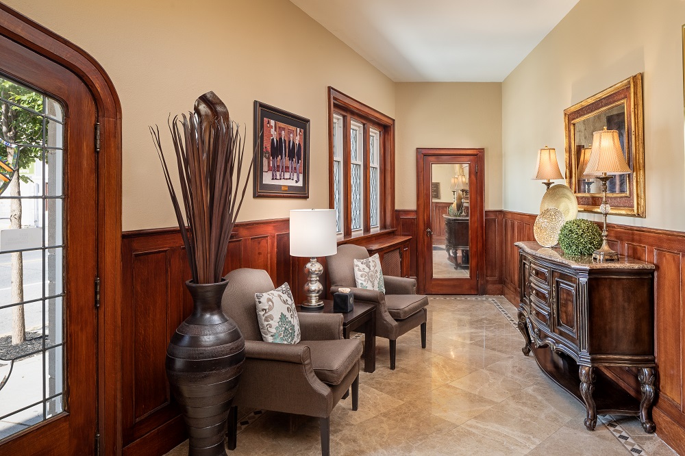 Lynett Funeral Home | 3299 Dundas St W, Toronto, ON M6P 2A5, Canada | Phone: (416) 767-1176