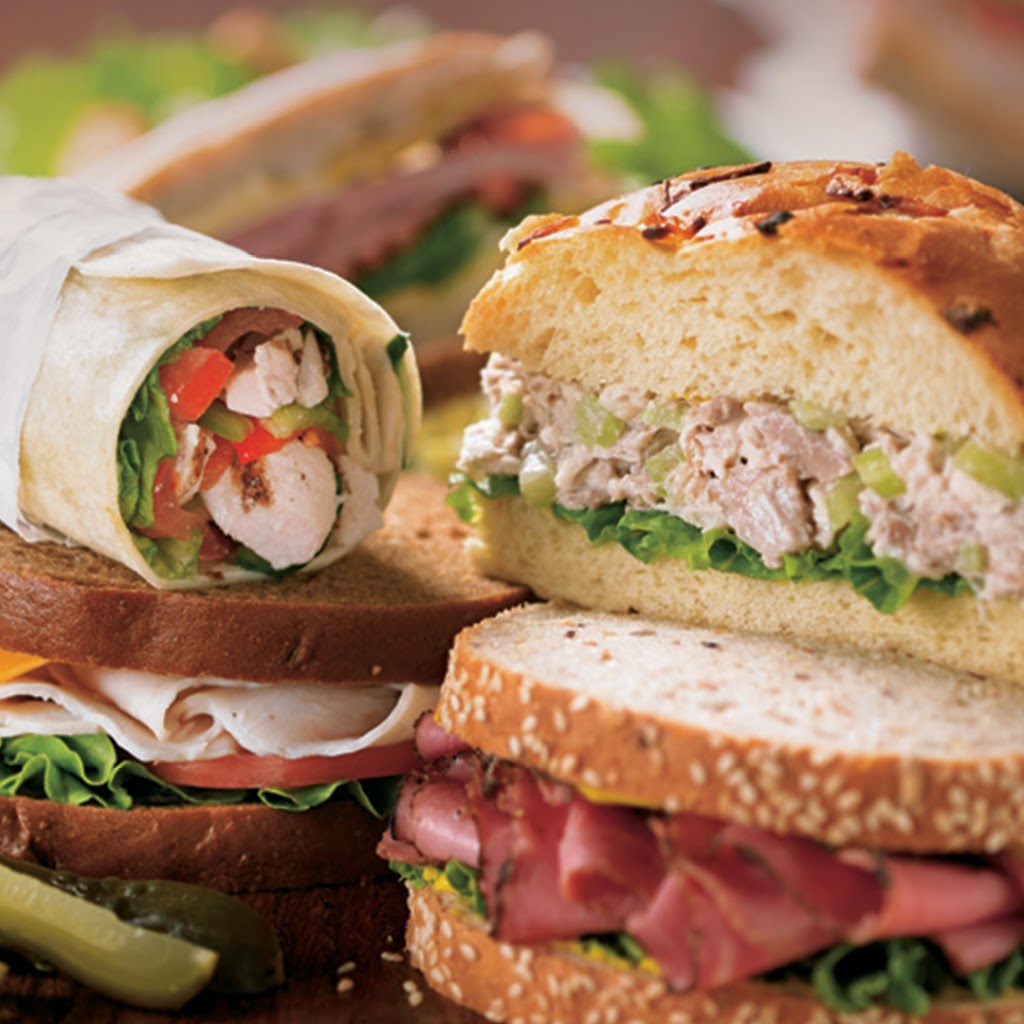 Druxys Famous Deli | 5580 Explorer Dr, Mississauga, ON L4W 4Y1, Canada | Phone: (905) 238-5222