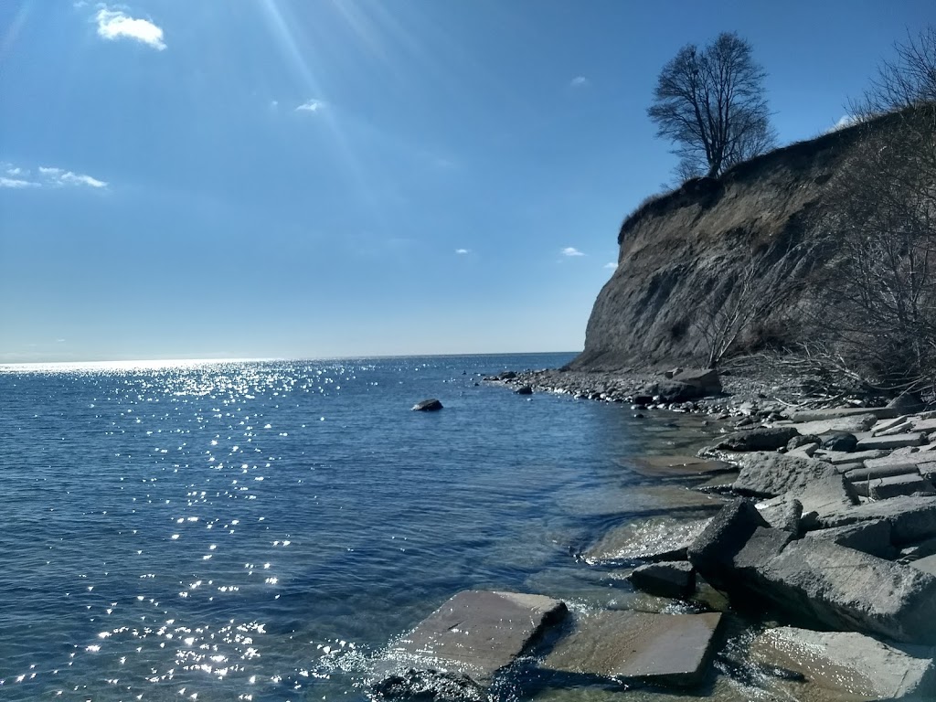 Lakewoods Park Lookout | 65 Muskoka Ave, Oshawa, ON L1J 1A1, Canada | Phone: (905) 436-3311