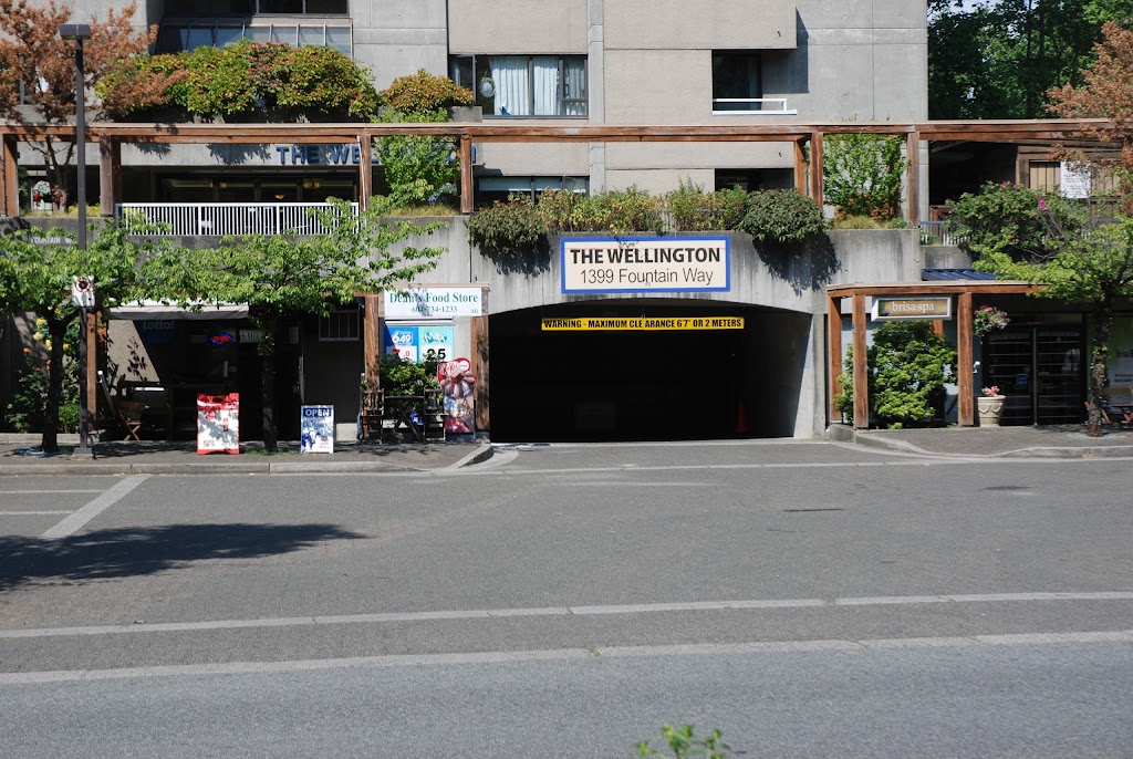Deans Food Store | 1399 Fountain Way Ct, Vancouver, BC V6H 4E6, Canada | Phone: (604) 734-1233